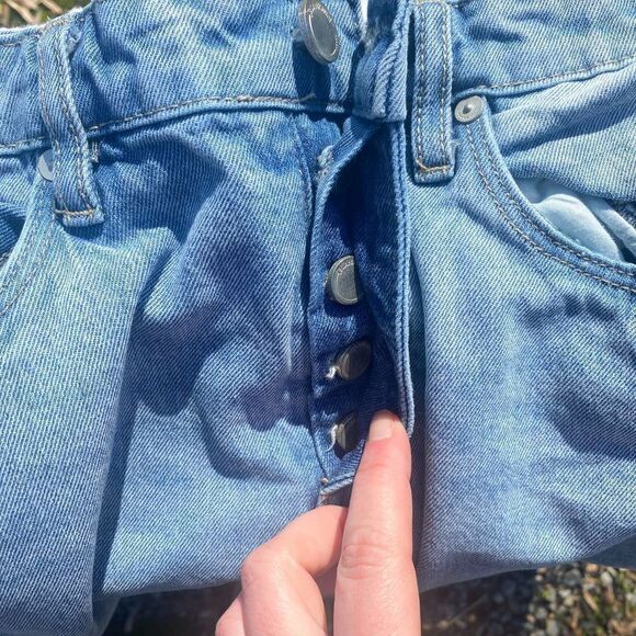 Blank NYC The Madison Crop Light Wash Tapered Jeans - Picture 8 of 10